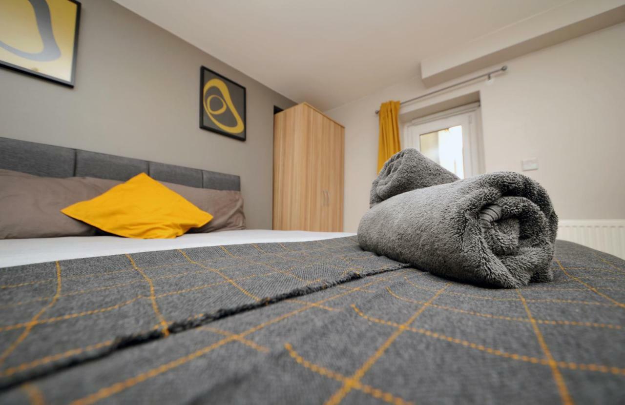 Stone'S Throw City Centre - Tv In Every Bedroom! Swansea Exterior foto
