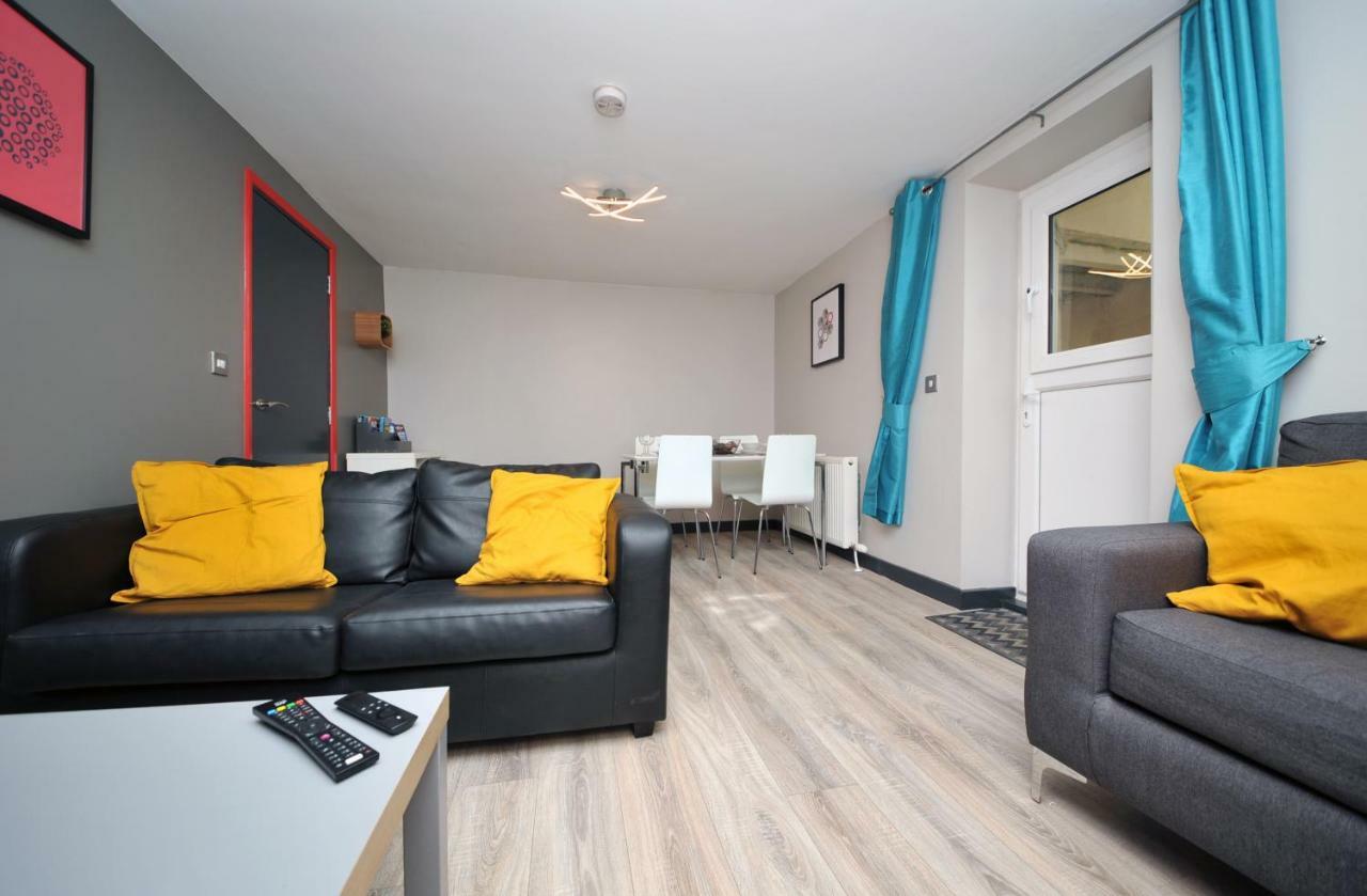 Stone'S Throw City Centre - Tv In Every Bedroom! Swansea Exterior foto